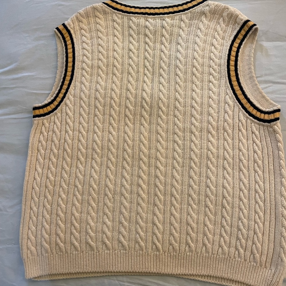Sweater vest, tennis style - Picture 3 of 3